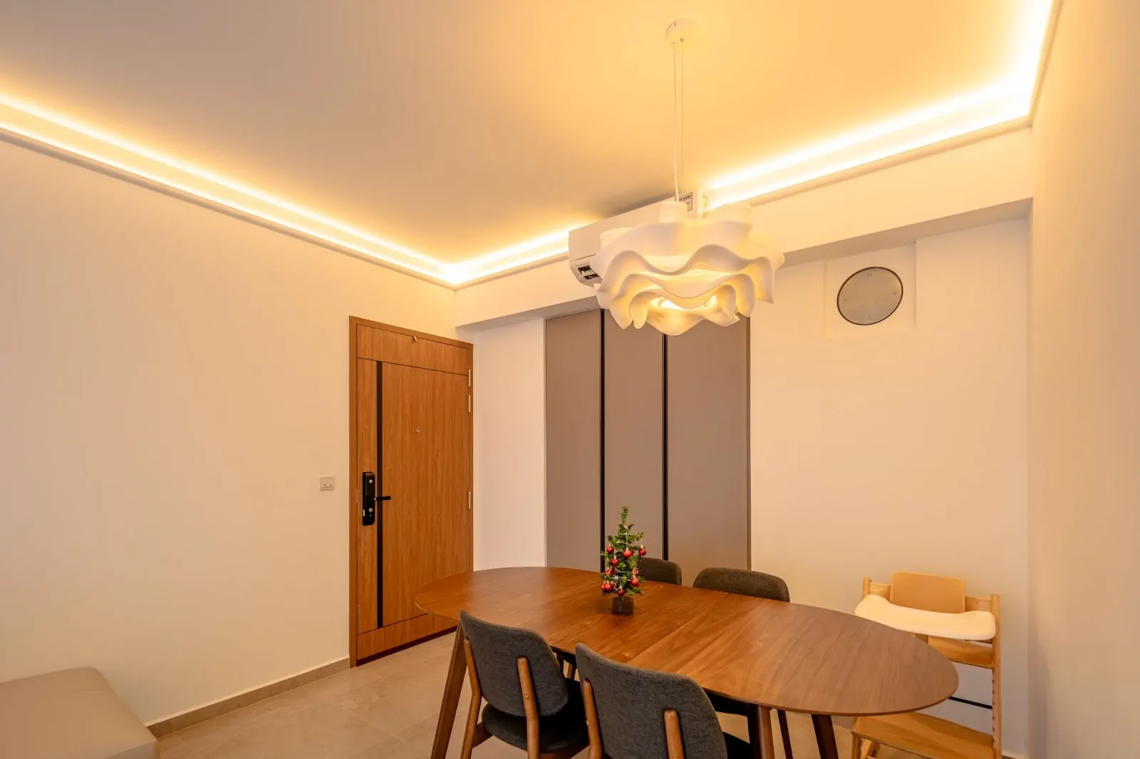 Haga Coveless Cove Light